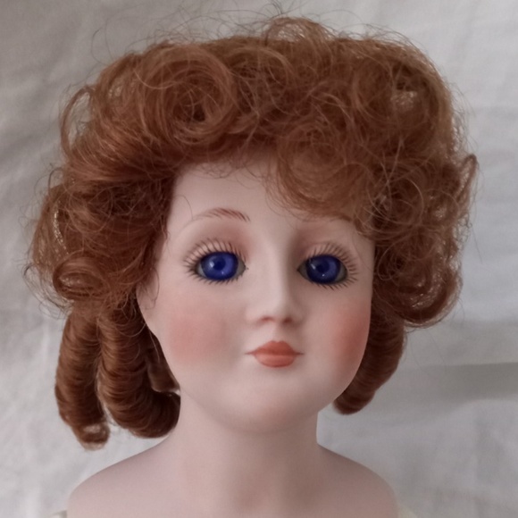 Vintage Victorian Reproduction Artist Porcelain Doll - Picture 12 of 15
